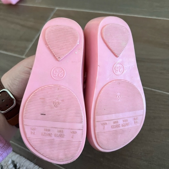 Disney x Mini Melissa Pink Rose Beauty and the Beast Belle Toddler Shoes - Picture 2 of 6